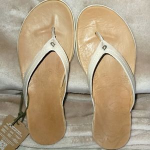 OluKai "Honu" NEW Beige Leather Flip Flops